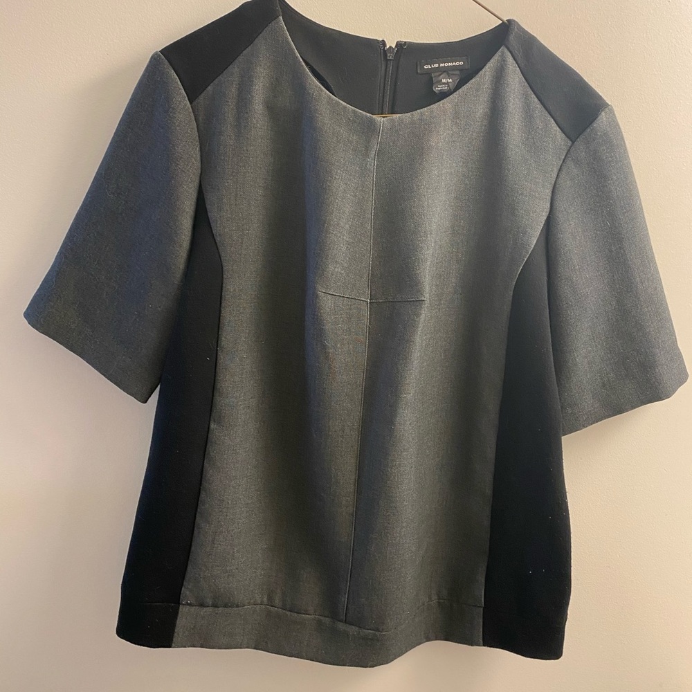 Club Monaco puffy t-shirt. Gently used. Size Medium.